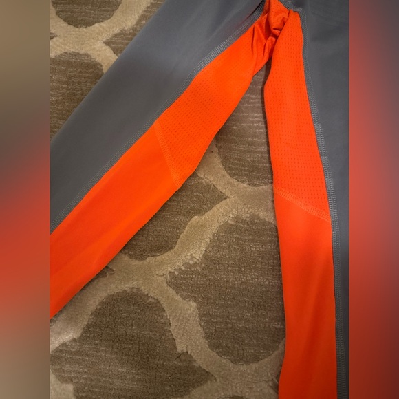 Nike Elite Gray and Orange Performance Shirt - Picture 11 of 12